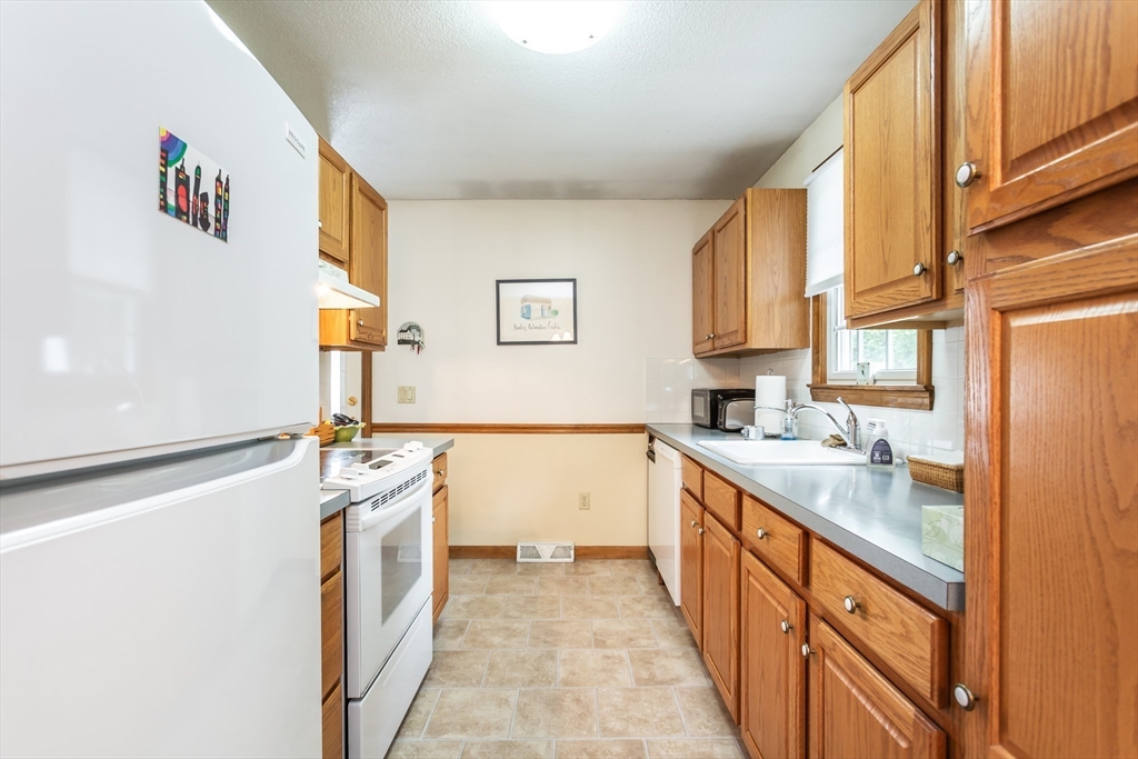 22 Bayview Ave