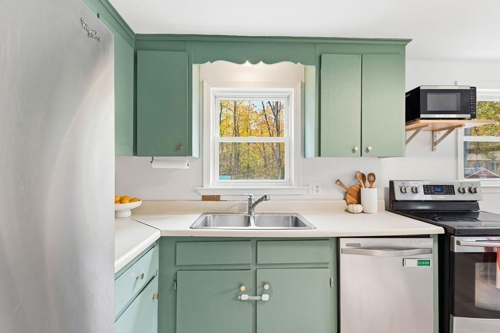 13 Marshall Rd, Easton, MA, 13 Marshall Rd, Easton, MA Photo #6