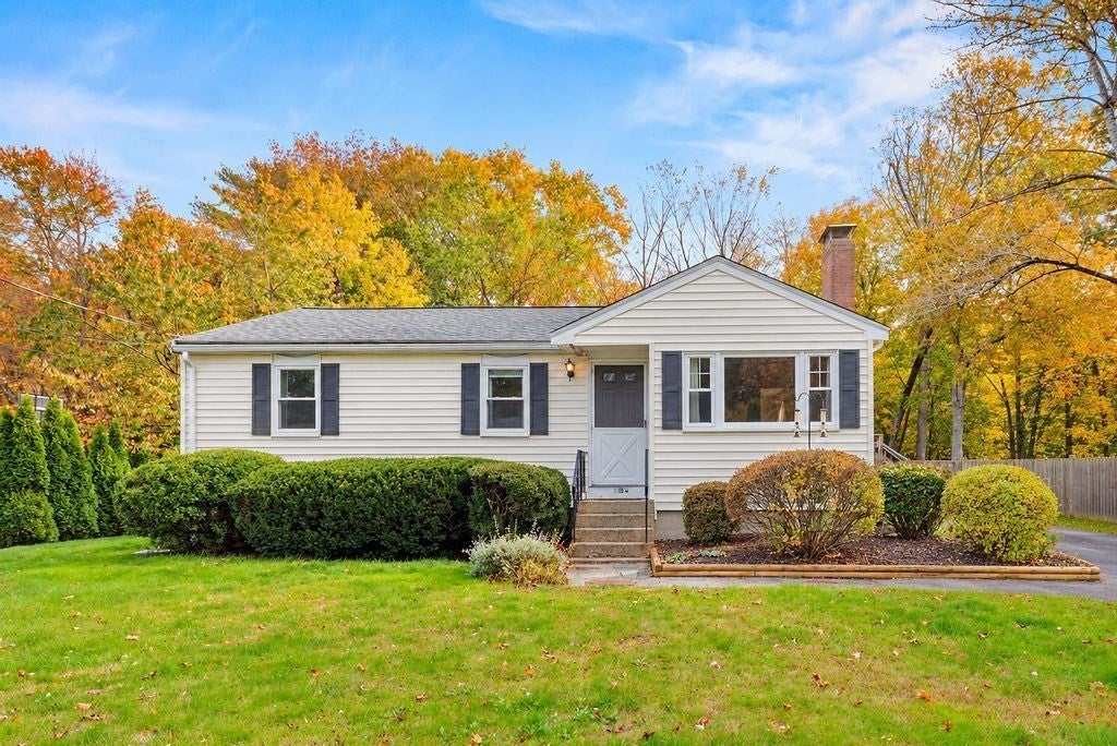 Photo of 13 Marshall Rd, Easton, MA