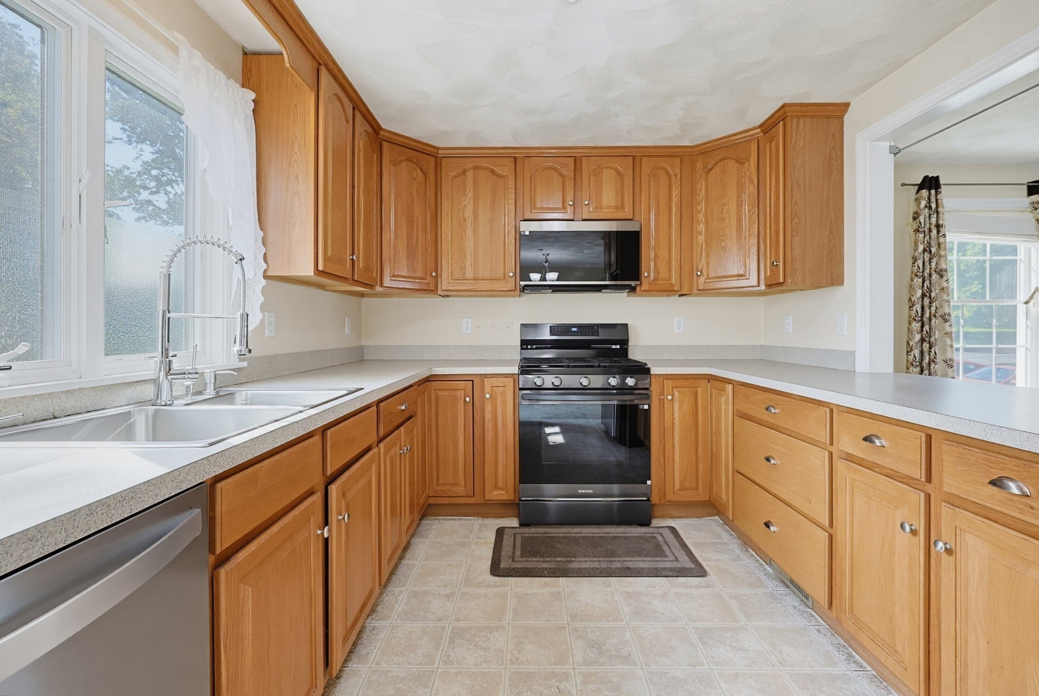 37 Dennis St #5, Attleboro, MA, 37 Dennis St #5, Attleboro, MA Photo #8