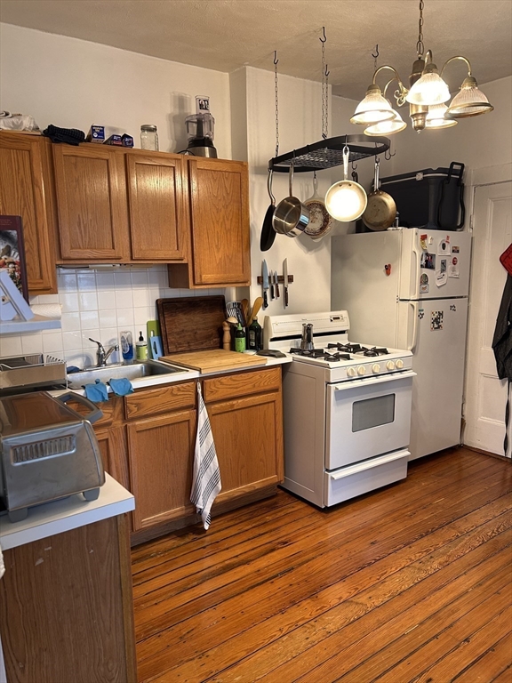 35 Houghton St #3, Somerville, MA Photo #6