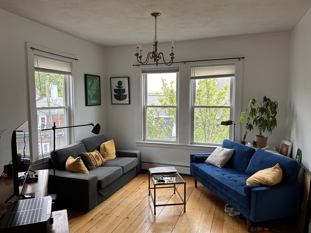 35 Houghton St #3, Somerville, MA Photo #1