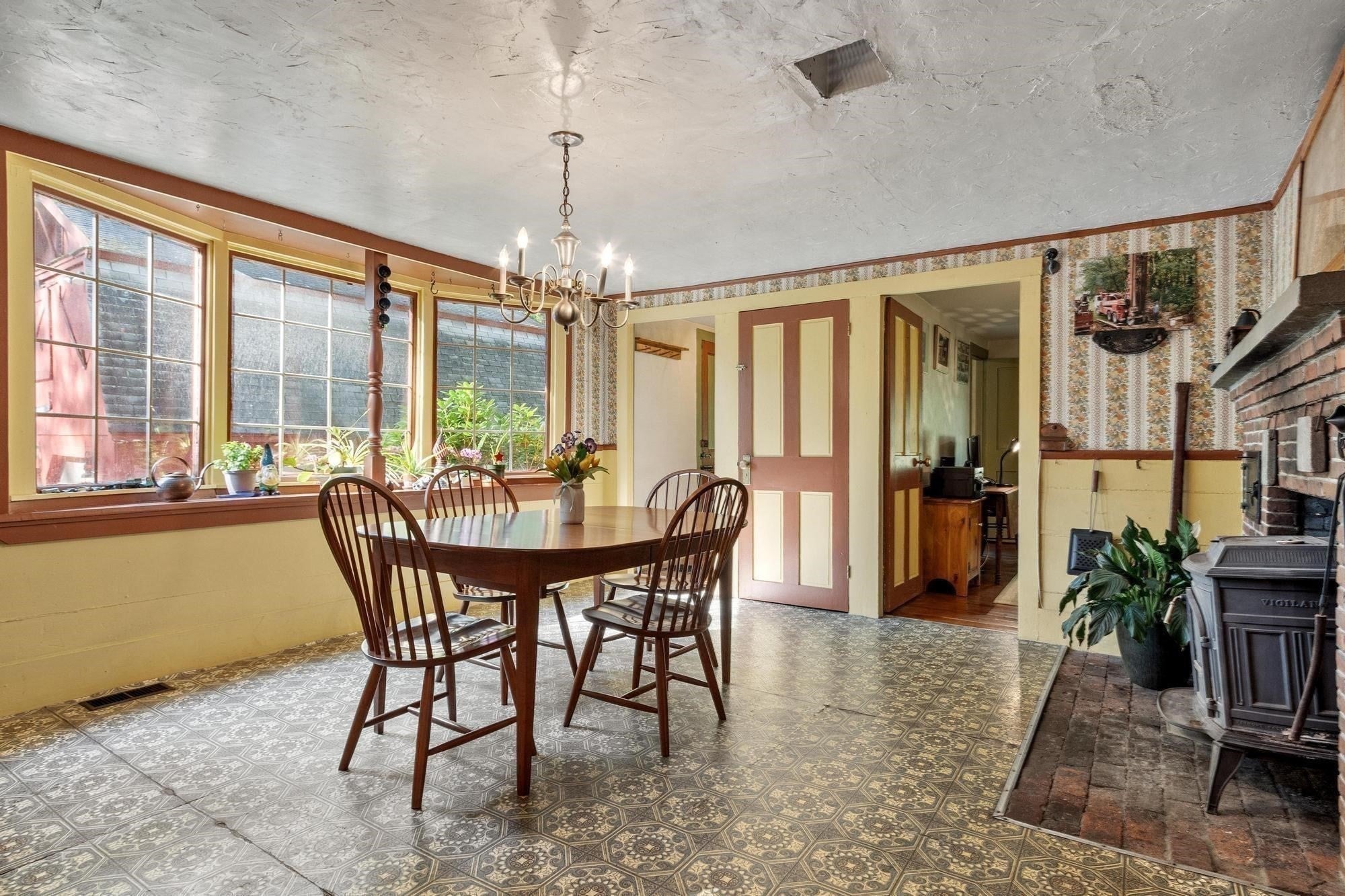 38 Laurelwood Rd, Sterling, MA Photo #18