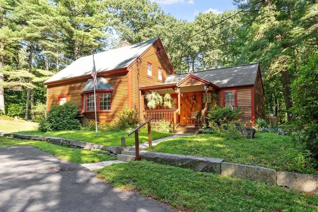Photo of 38 Laurelwood Rd, Sterling, MA