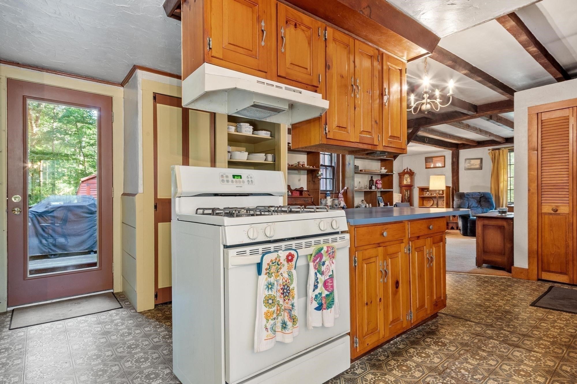 38 Laurelwood Rd, Sterling, MA Photo #14
