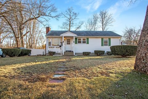 86 Hayward Ave Brockton MA 02301