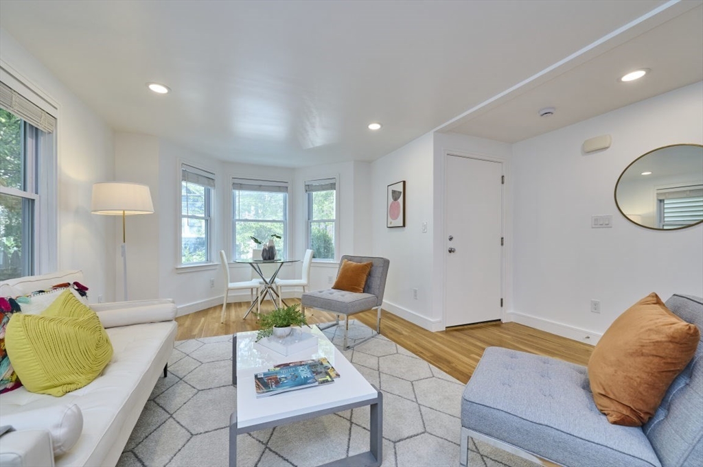 183 Elm St 1