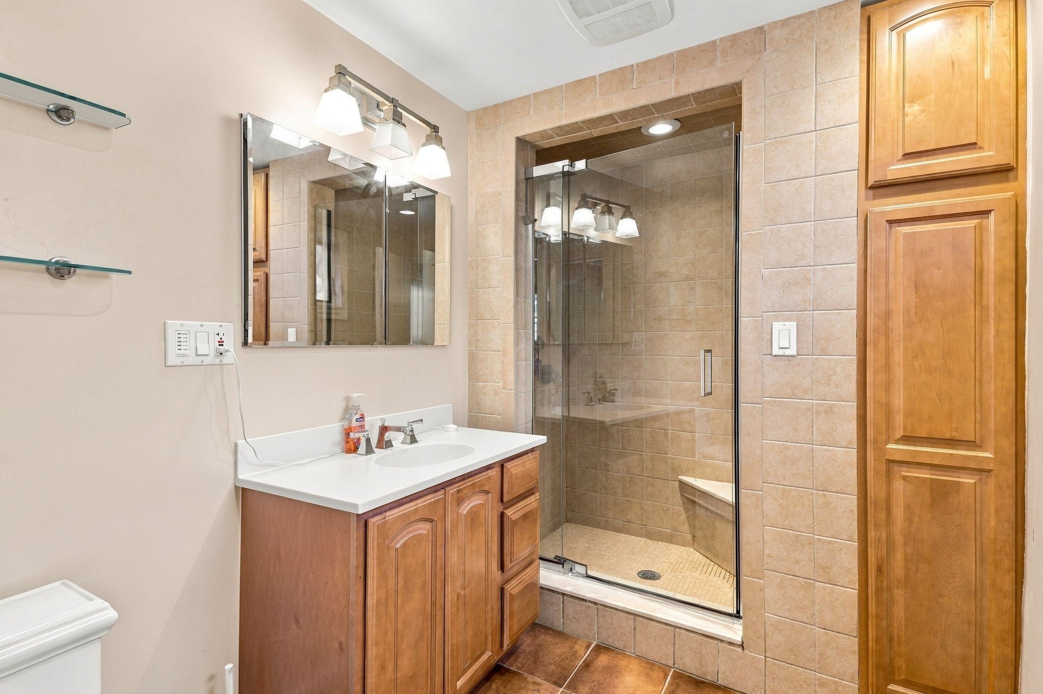 70 Hovey St, Watertown, MA, 70 Hovey St, Watertown, MA Photo #8
