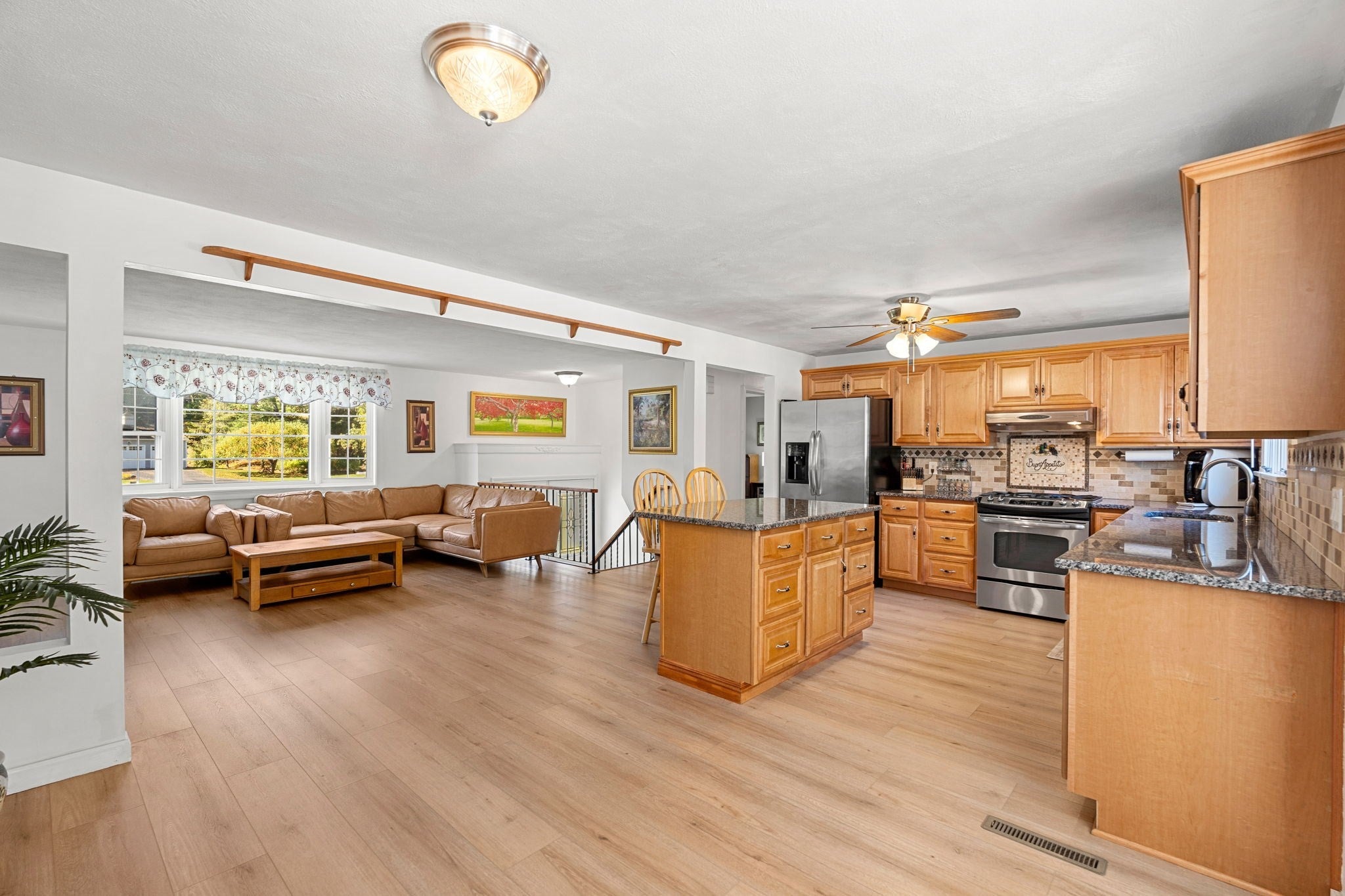 281 Beech St, Tewksbury, MA Photo #10