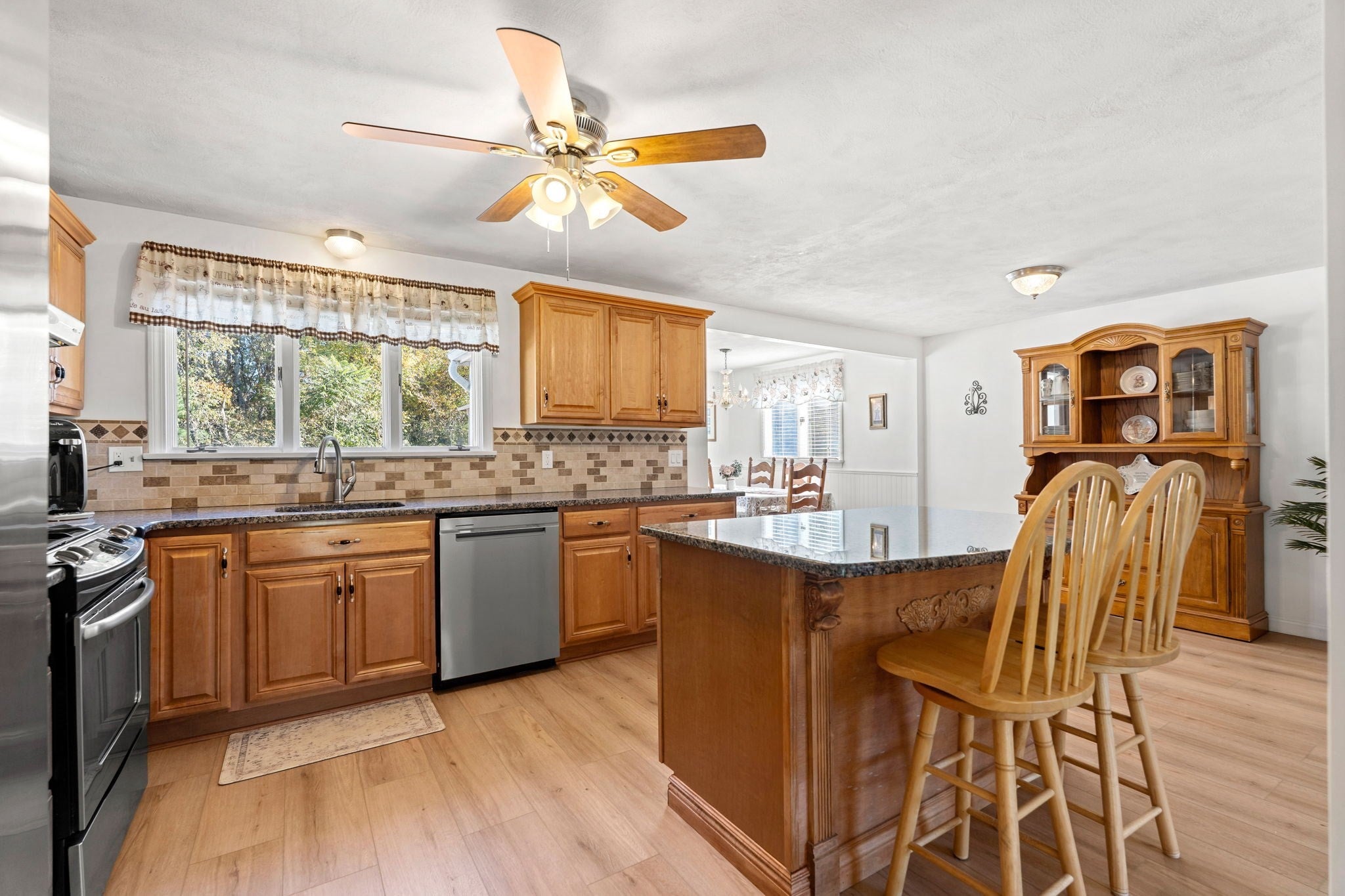 281 Beech St, Tewksbury, MA Photo #8