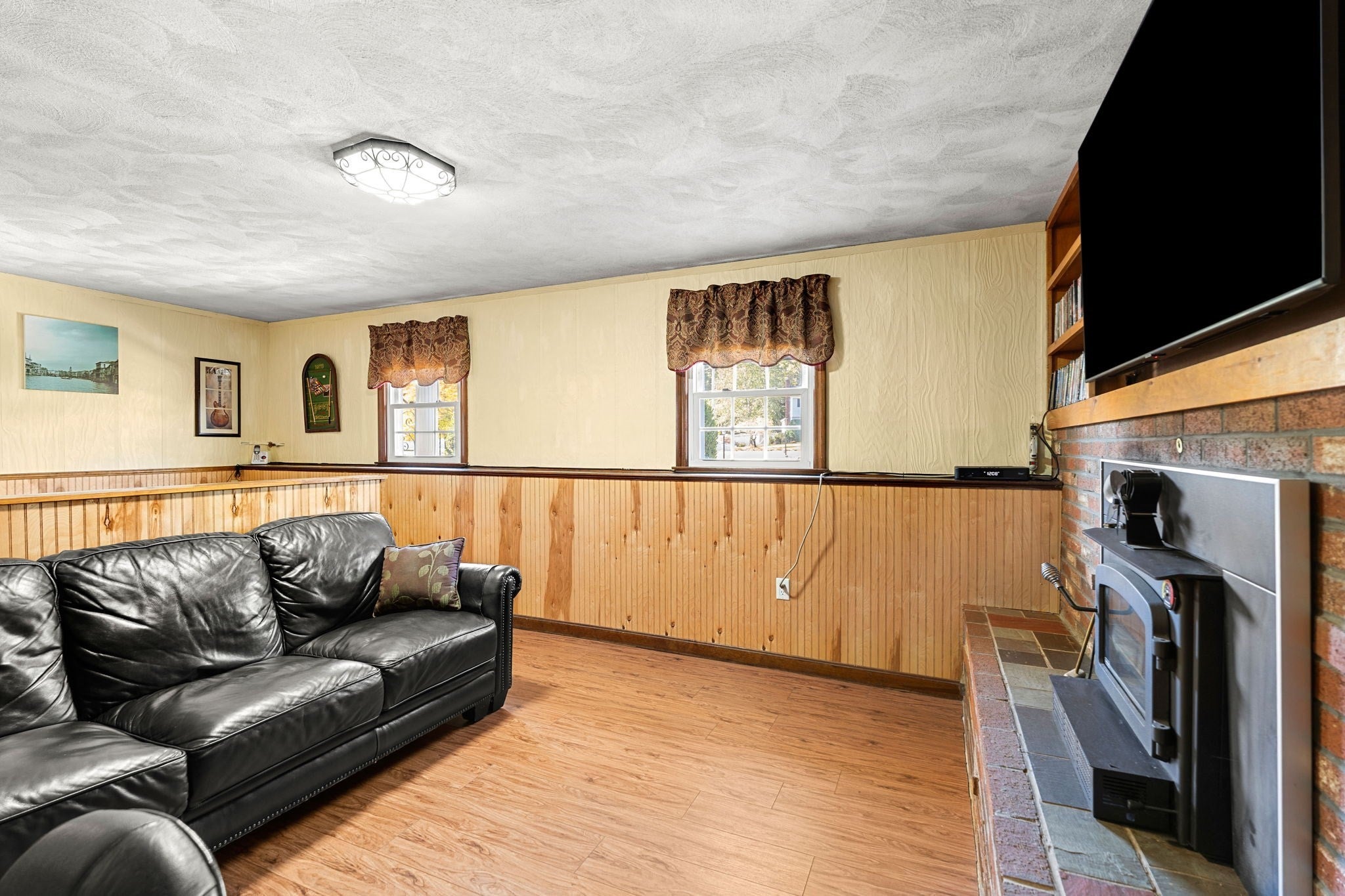281 Beech St, Tewksbury, MA Photo #24