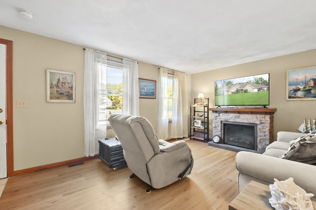 40 Wyndlea Cir