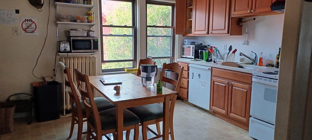 64 Fruit St, Worcester, MA Photo #10