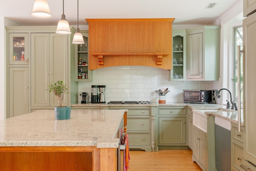 25 Bradford Rd, Newton, MA, 25 Bradford Rd, Newton, MA Photo #5