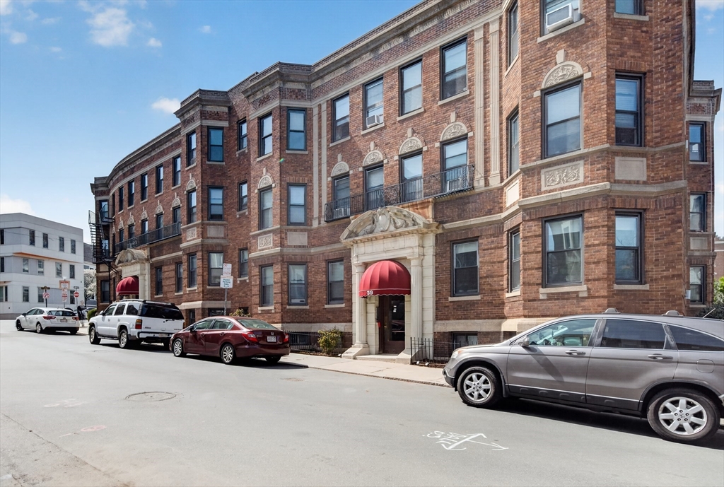 39 Glenville Ave 14