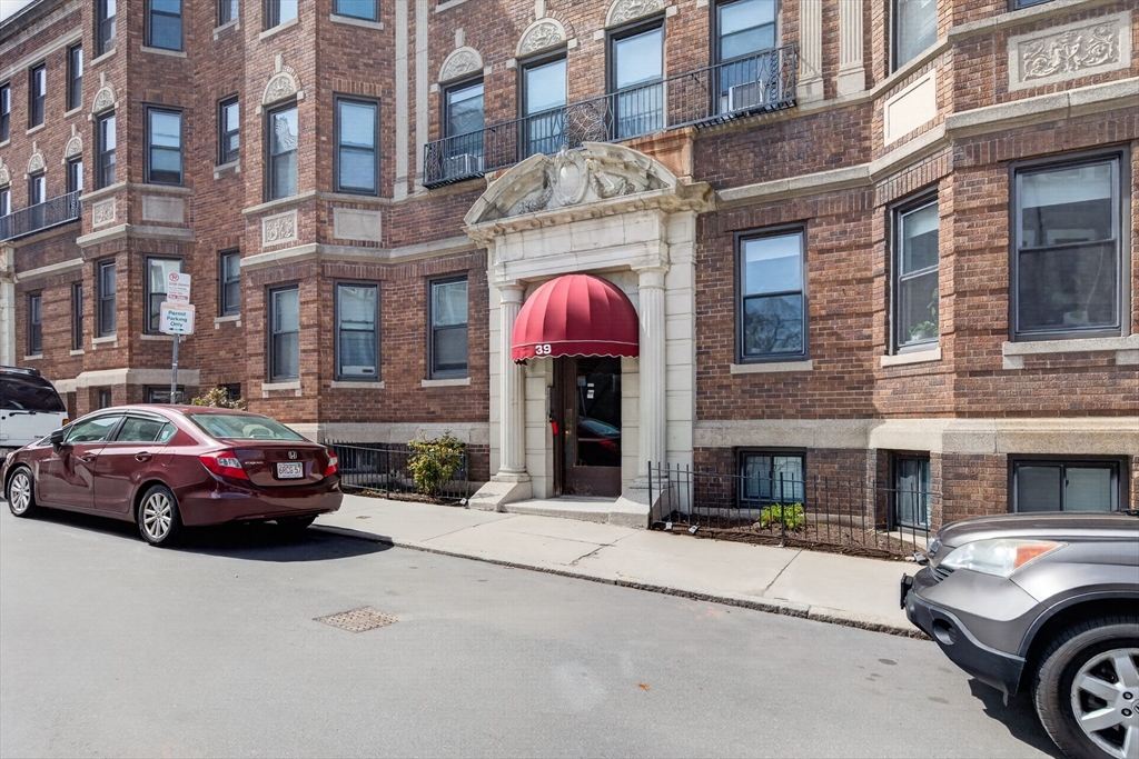 39 Glenville Ave 14