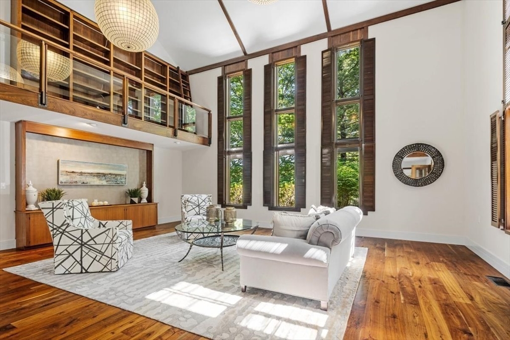 8 Evergreen Lane