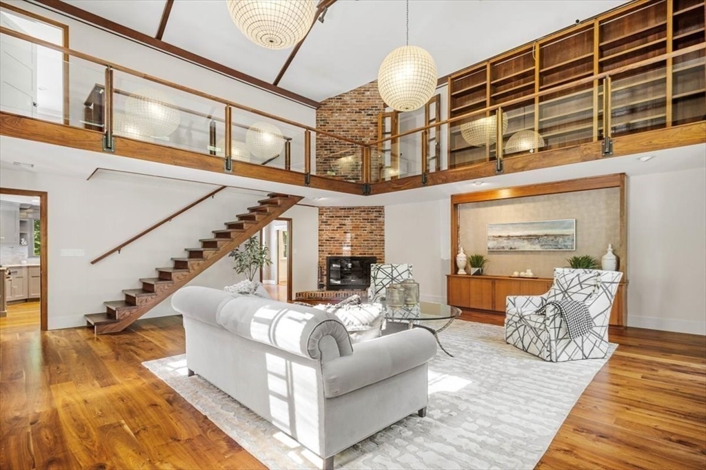 8 Evergreen Lane