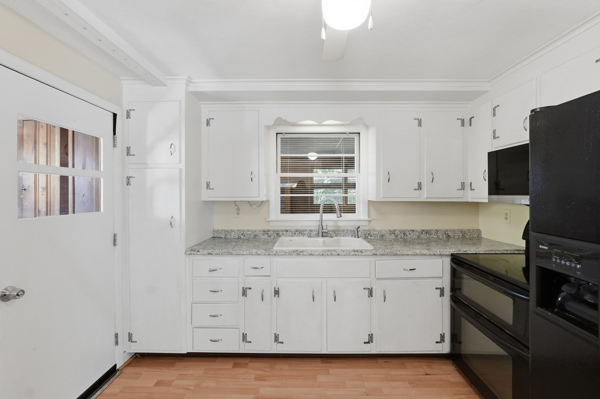37 Walsh Ave