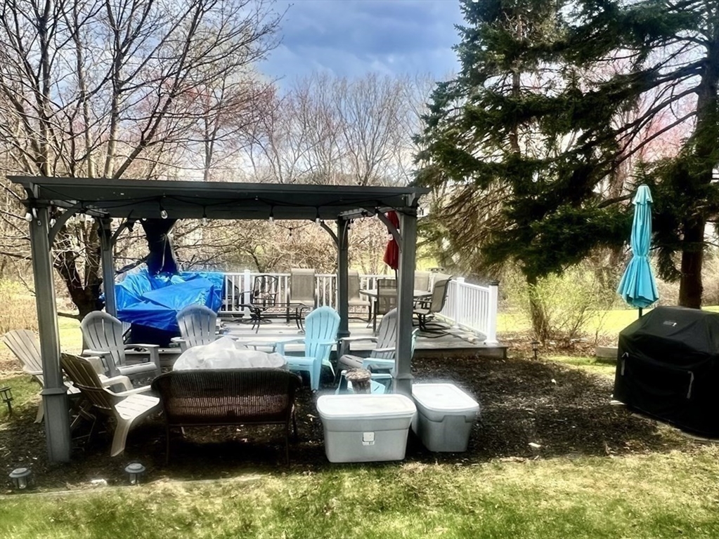 131 Pleasant Valley St