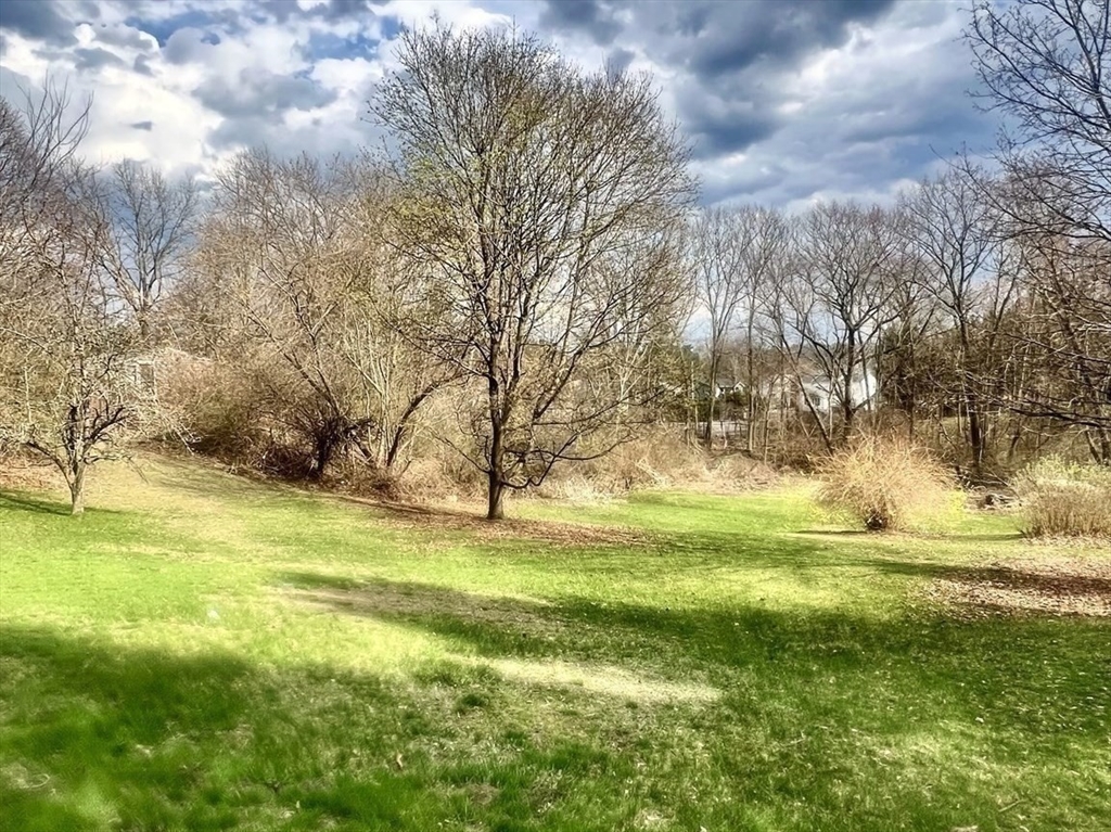 131 Pleasant Valley St