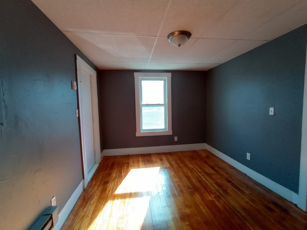 70 Central Street 2F