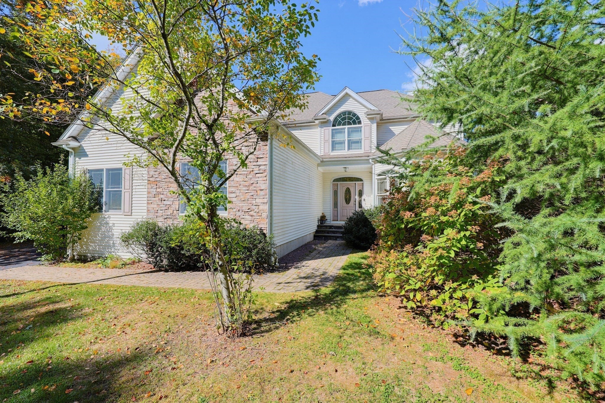 428 Elmwood St, North Attleboro, MA Photo #2