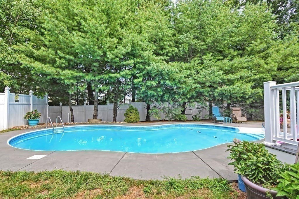 428 Elmwood St, North Attleboro, MA Photo #3