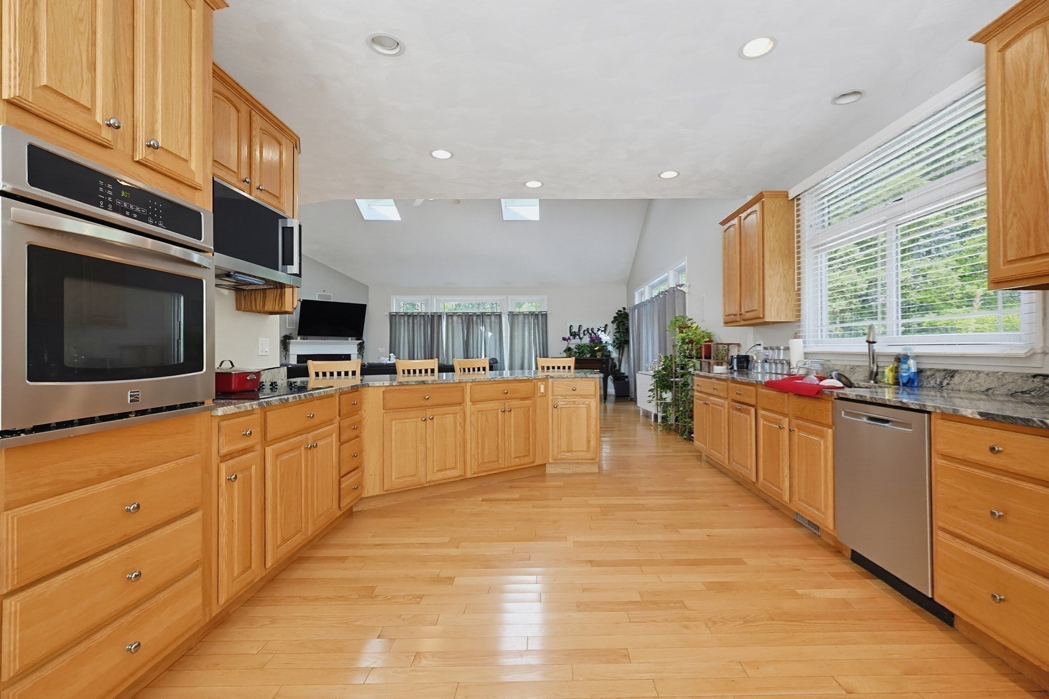 428 Elmwood St, North Attleboro, MA Photo #10