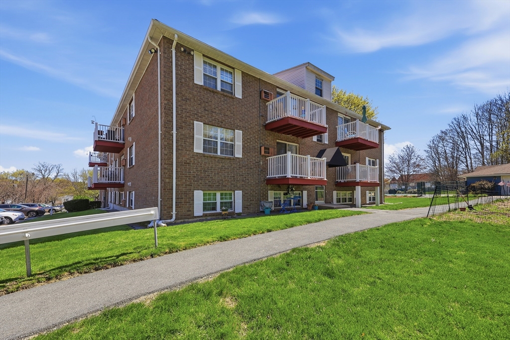 1 Brown Avenue 3-88