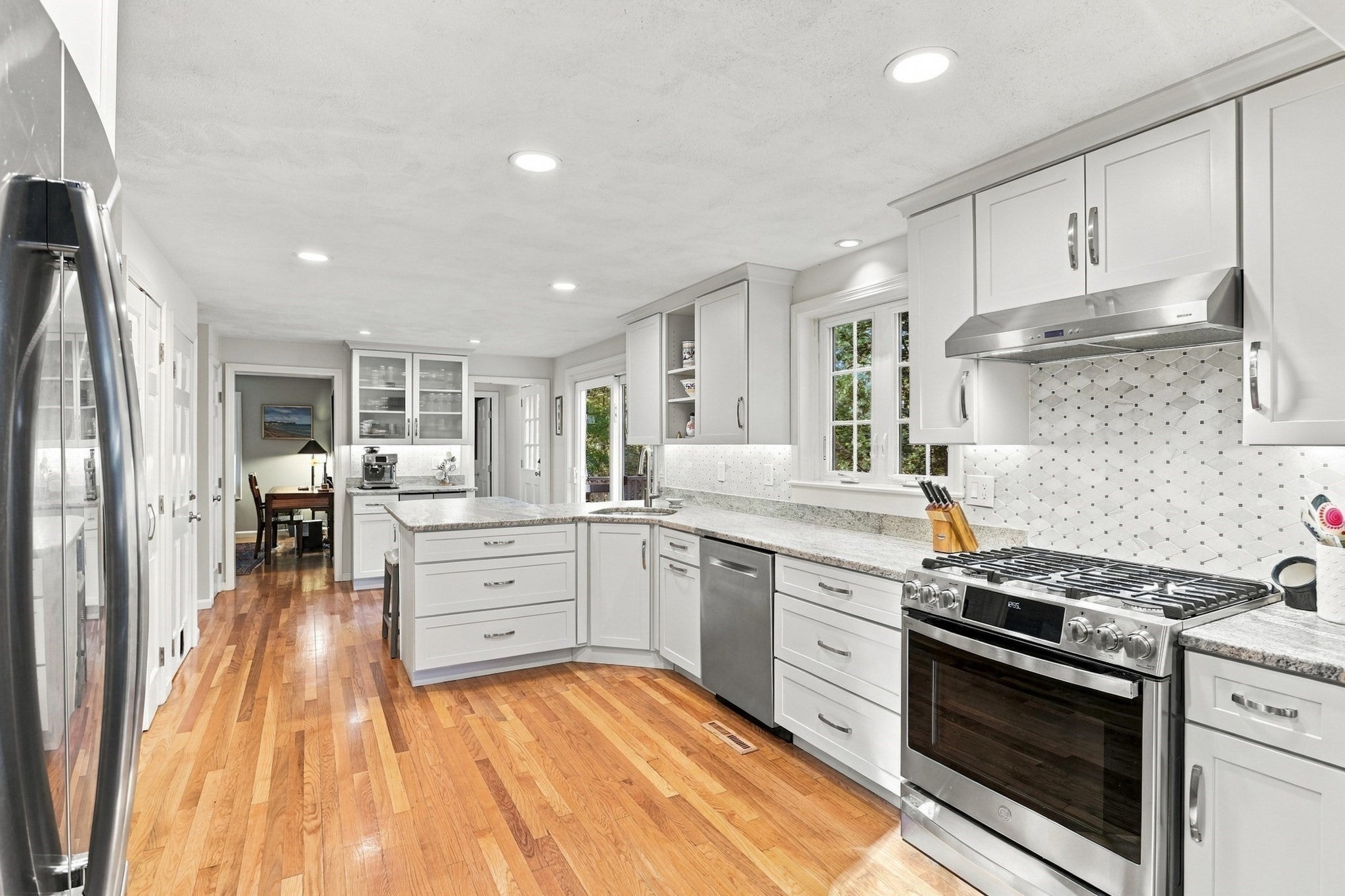 2 Canter Circle, Westford, MA Photo #9