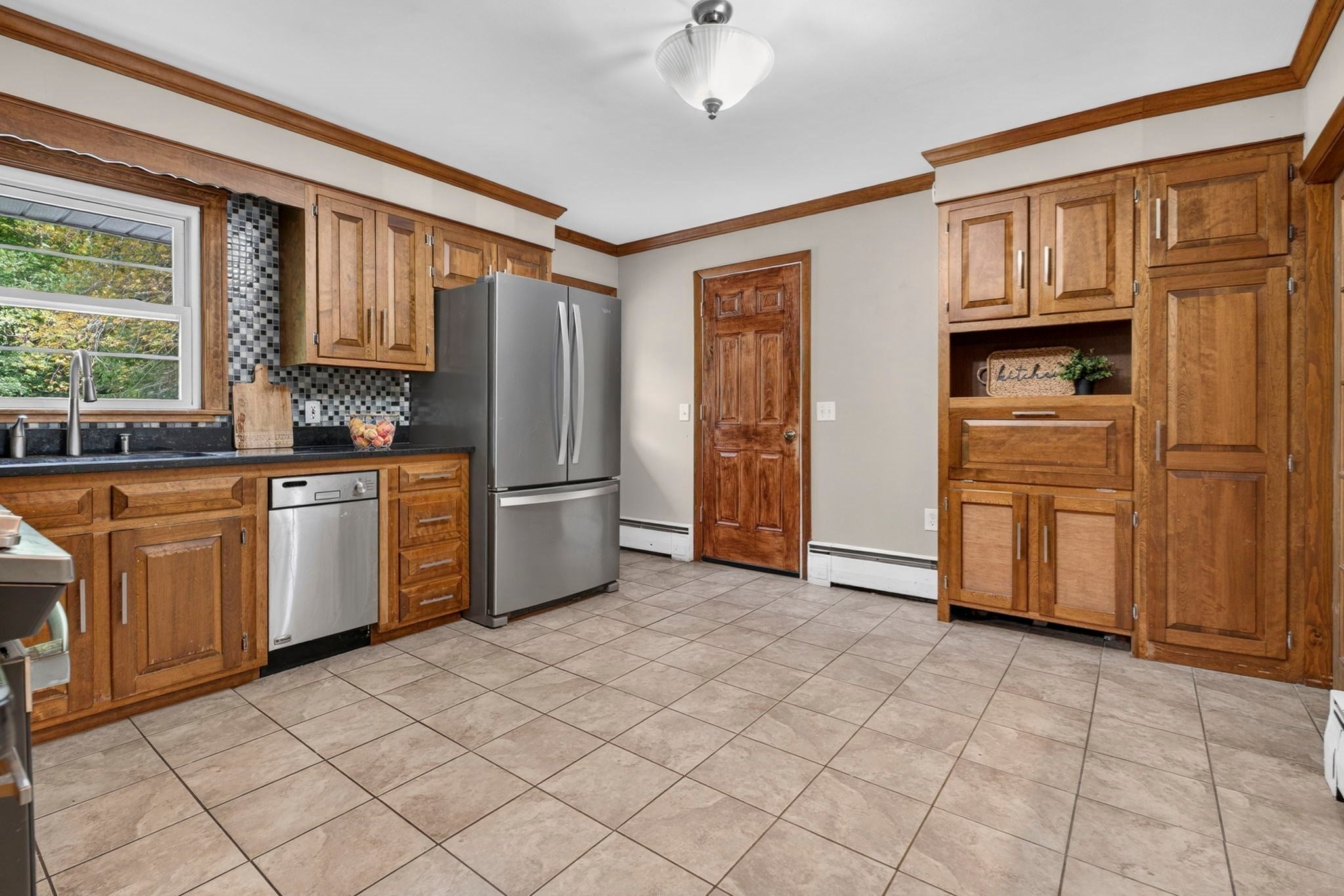 43 Madison St, Amesbury, MA, 43 Madison St, Amesbury, MA Photo #5
