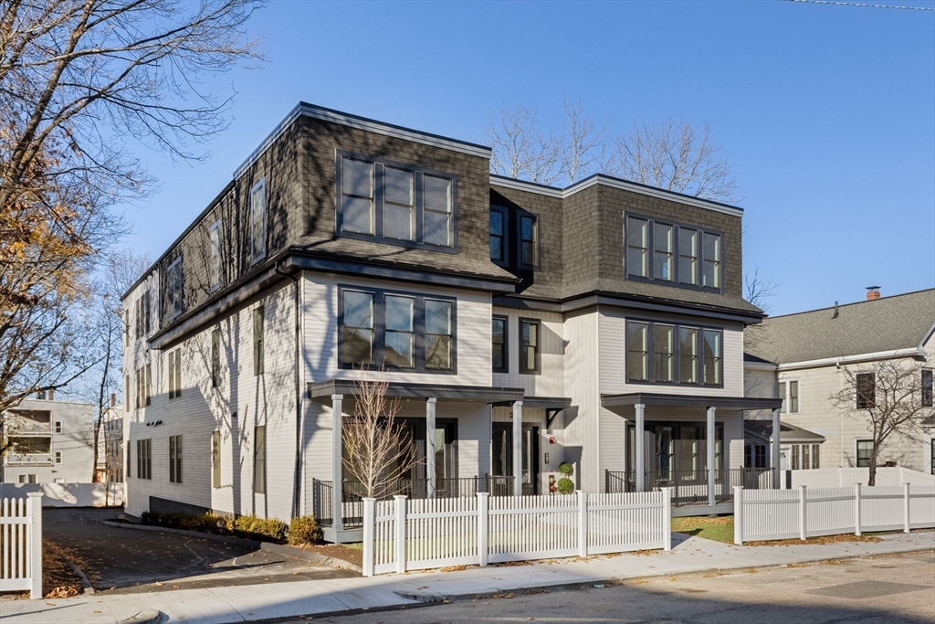18-20 Parkman St 5