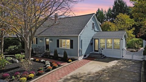 29 Columbus Ave Newburyport MA 01950