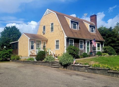 421 County Rd Rochester MA 02770
