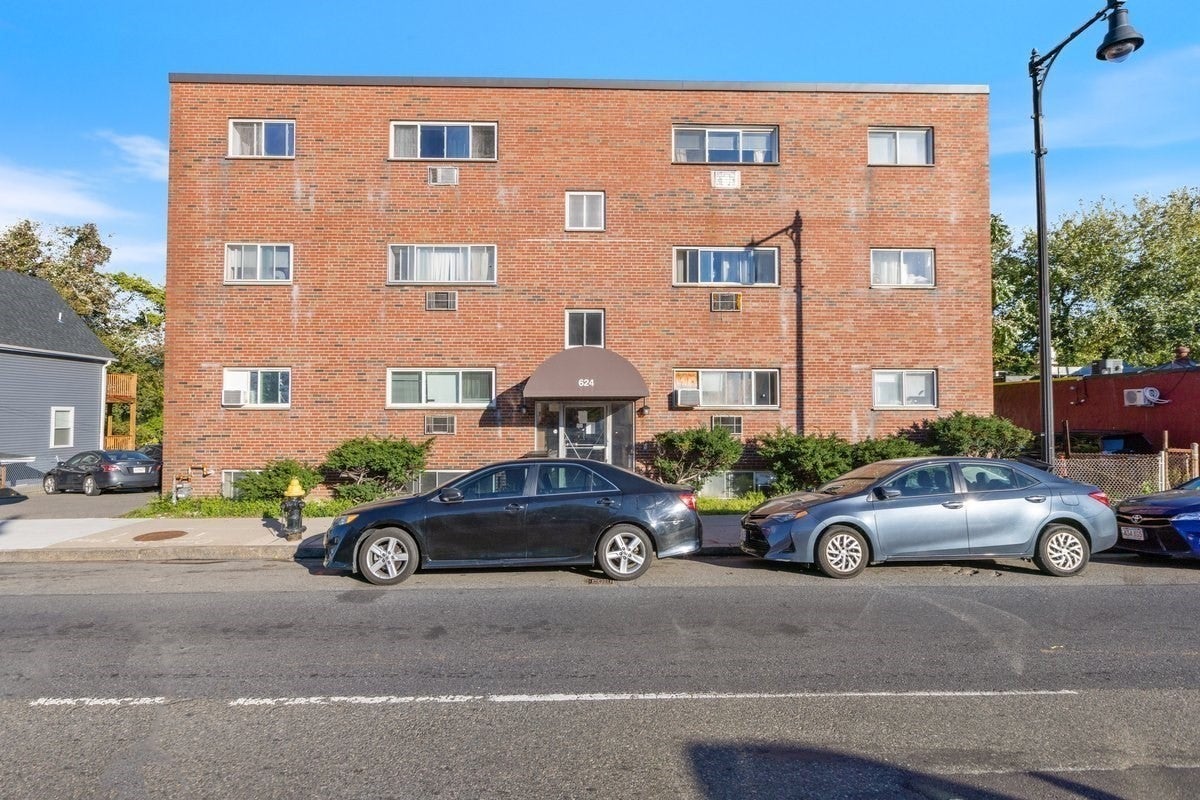 624 Hyde Park Ave #D3, Boston, MA Photo #21