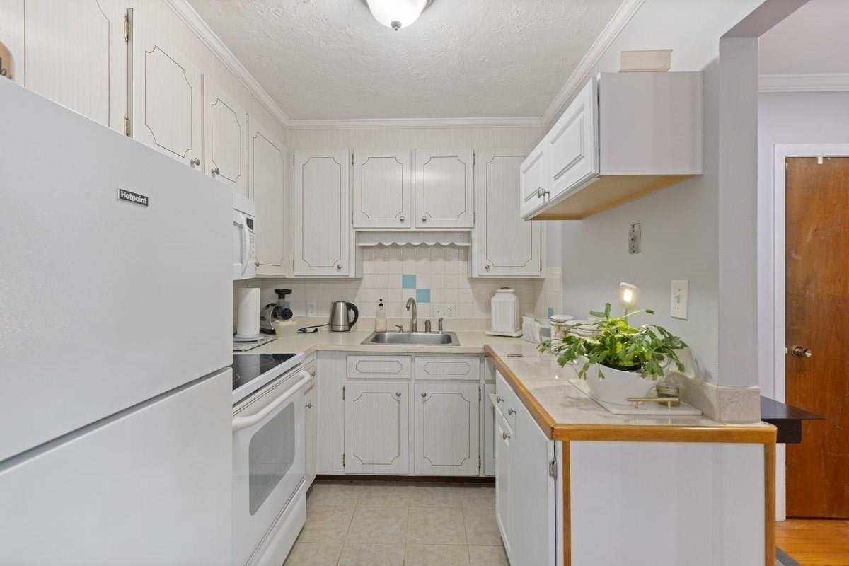 624 Hyde Park Ave #D3, Boston, MA Photo #8