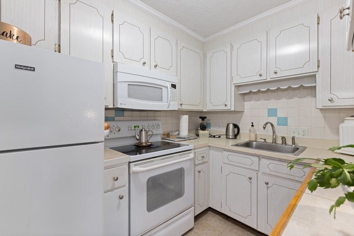 624 Hyde Park Ave #D3, Boston, MA Photo #9