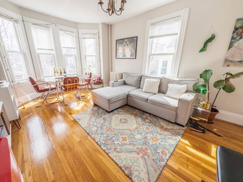 Photo of 35 Essex St #2, Cambridge, MA 02139 (MLS # 73497524)