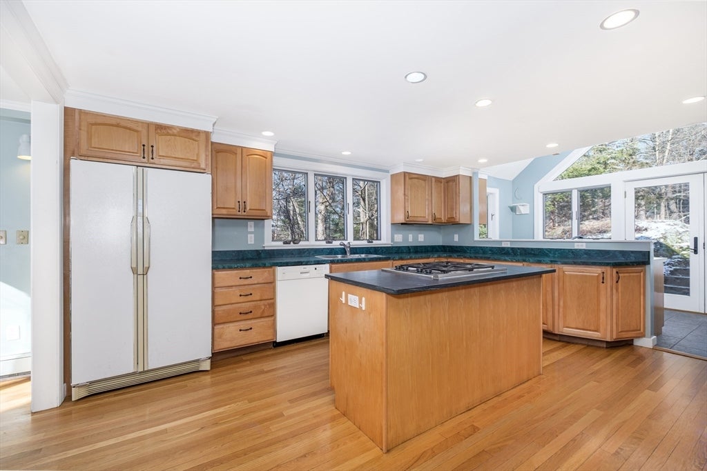 445 Glen Rd, Weston, MA Photo #10