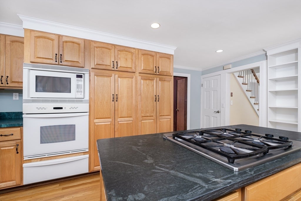 445 Glen Rd, Weston, MA Photo #12