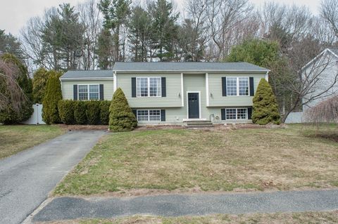 377 Rumonoski Dr Northbridge MA 01534