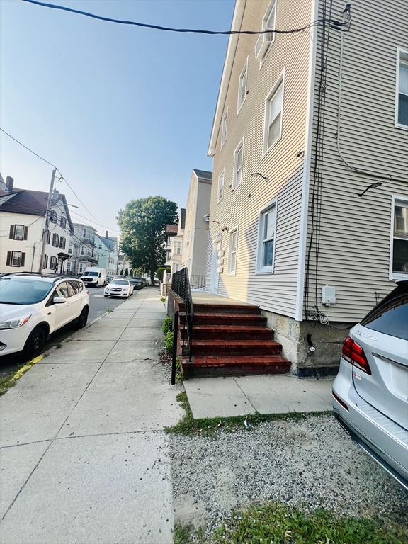 18 Hall St