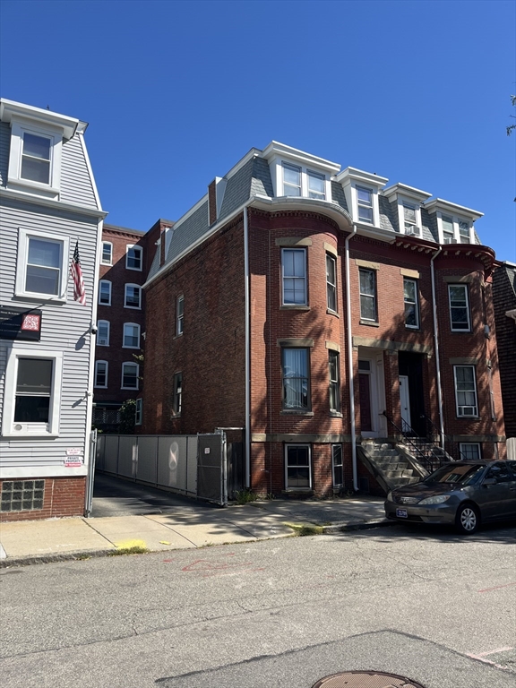 658 East Fifth