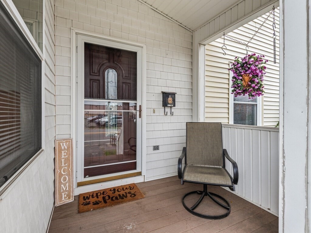 27 Elm Hill Ave