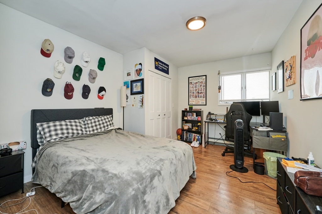 241-243 E St