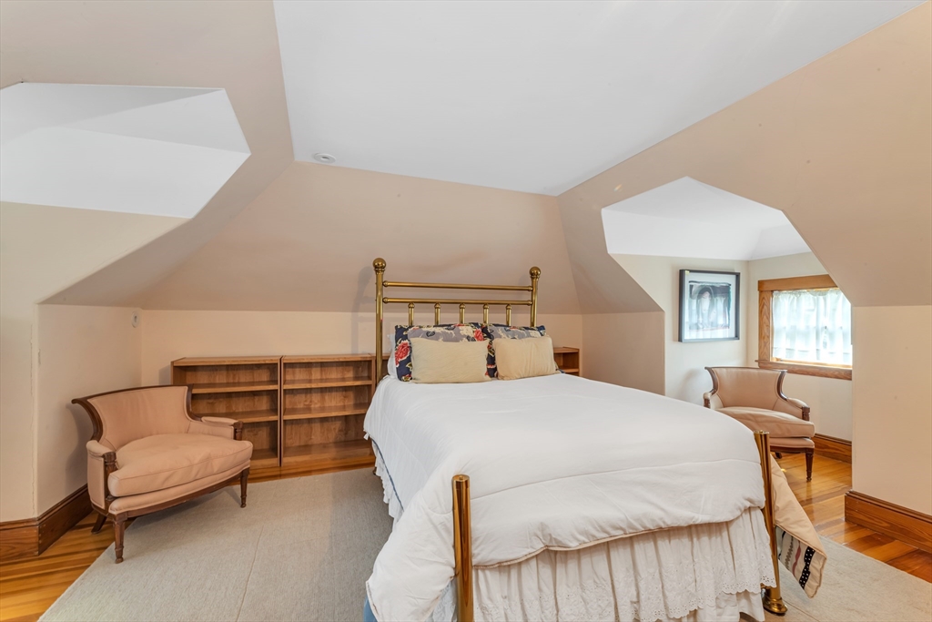 110 Anawan Ave, Boston, MA, 110 Anawan Ave, Boston, MA Photo #31
