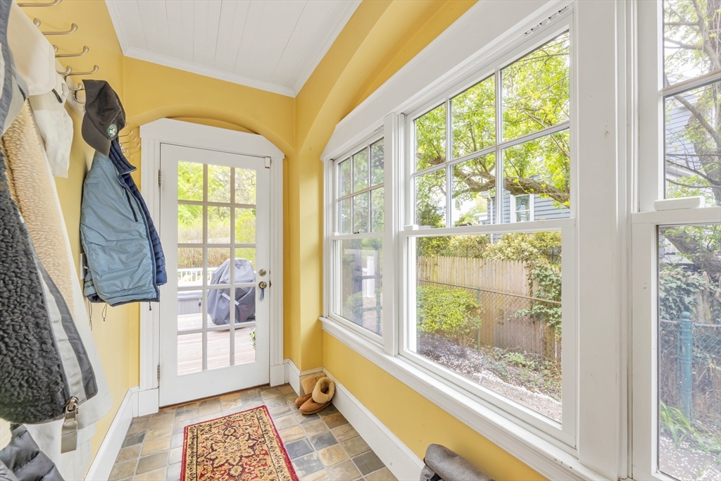110 Anawan Ave, Boston, MA, 110 Anawan Ave, Boston, MA Photo #11