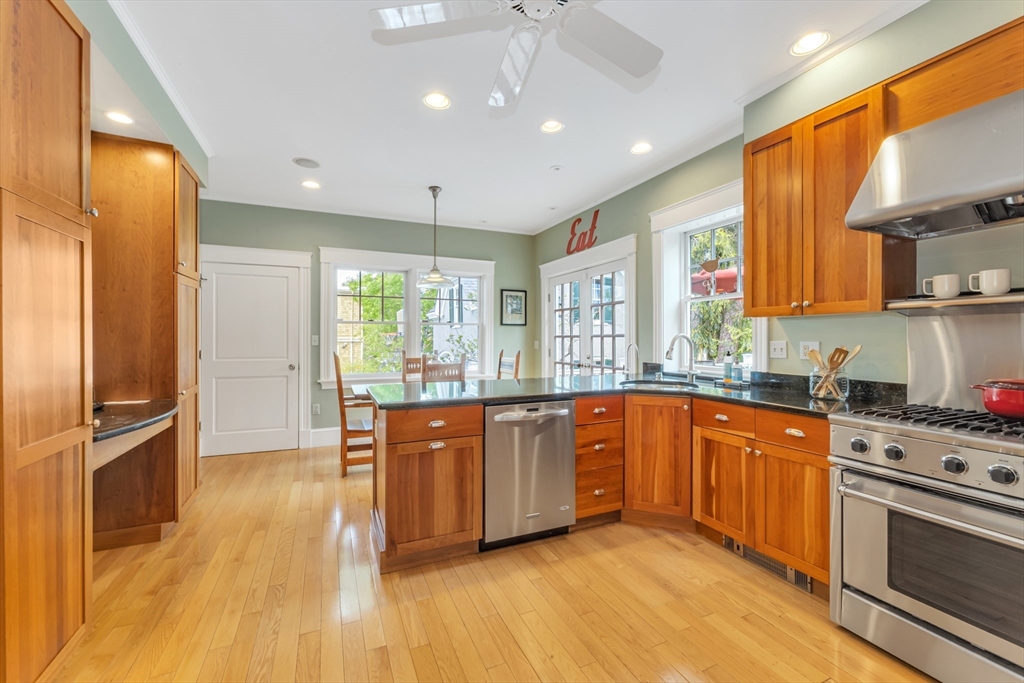 110 Anawan Ave, Boston, MA, 110 Anawan Ave, Boston, MA Photo #10