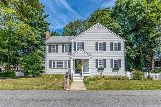 Click for 3 Oakhill Ave, Foxboro, MA slideshow